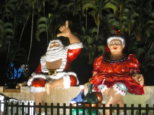 photo of Santa and Mrs. Claus at the Honolulu City Lights